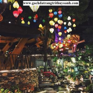 Quán cafe sân vườn trang trí bằng sỏi cuội tự nhiên