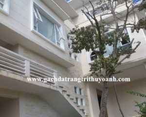 Đá bóc trắng ốp tường tô điểm cho ngôi nhà