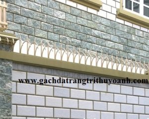 Trang trí tường bằng cách ốp đá bóc xanh ngọc