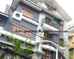 Trang trí mặt tiền ngôi nhà bằng đá xanh hải dương lồi rỉ sét