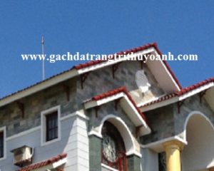 Trang trí mặt tiền bằng đá vân gỗ lồi