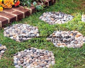 Không gian lối đi thêm đẹp hơn khi trang trí sỏi bóng nhiều màu